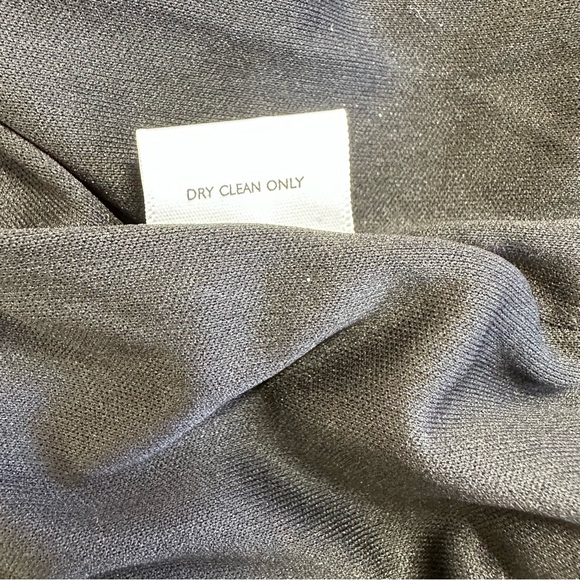 Natori Cropped Black Short Sleeves Embossed Quilted Bolero Jacket Size M - Picture 14 of 16